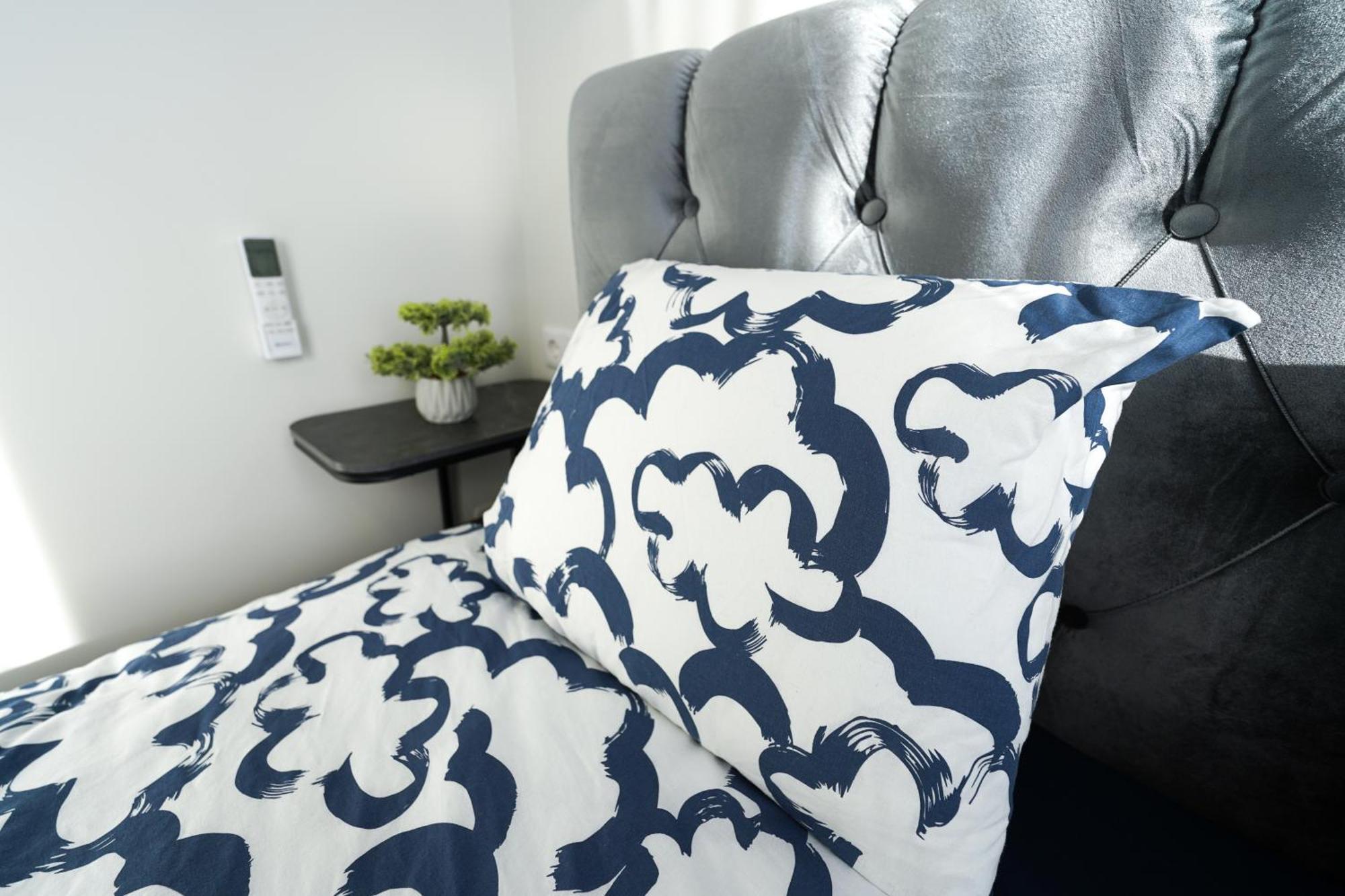 Amber Light Self-Check-In Apartments Kaunas Kültér fotó